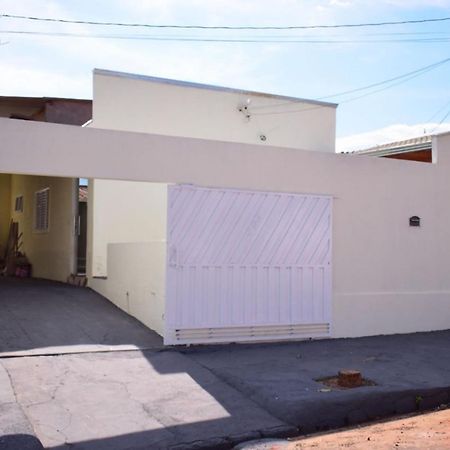 Casa Temporada Em Olimpia To Nem Ai Villa Buitenkant foto